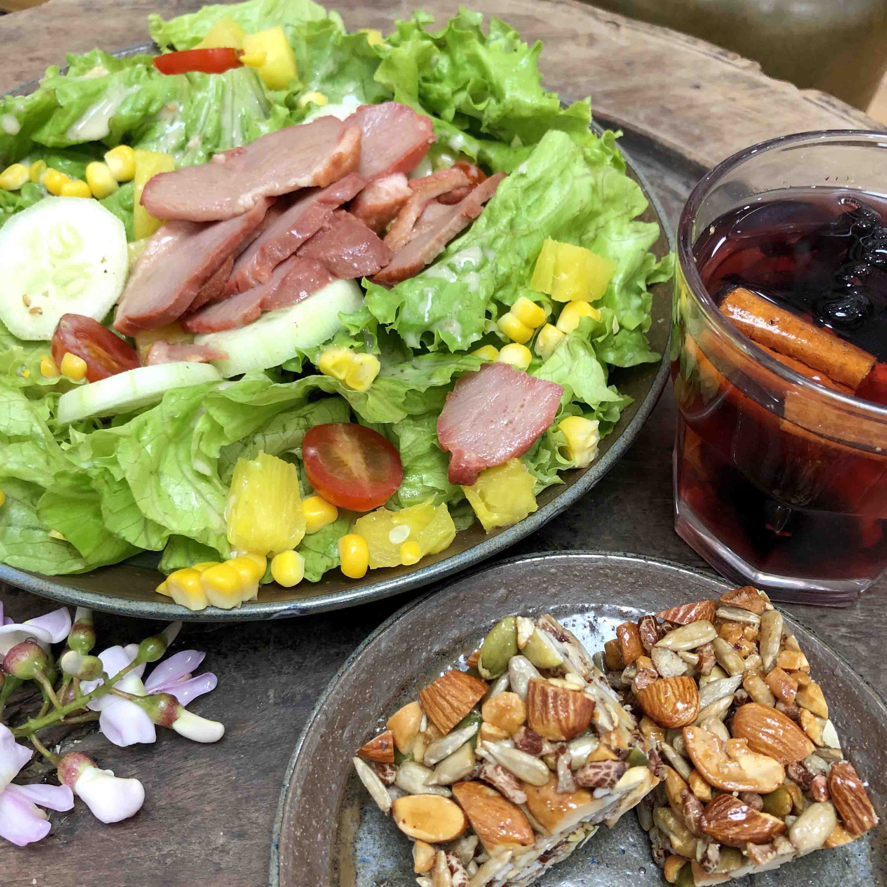Bánh ngói ngũ hạt healthy là món ăn vặt thơm ngon, bổ dưỡng
