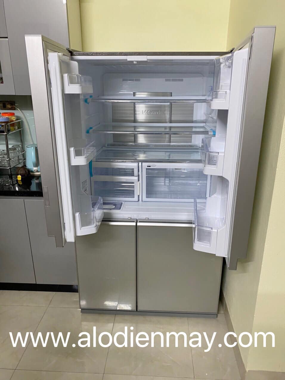 Tủ lạnh Mitsubishi 610 lít MR-LA72ER model 2022 giá rẻ