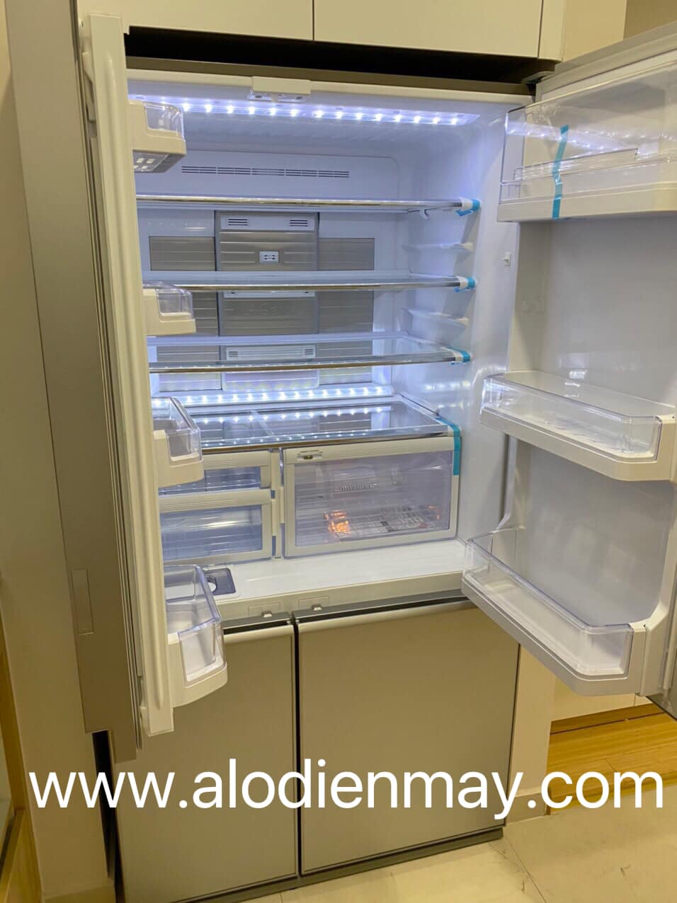 Tủ lạnh Mitsubishi 635L MR-LA78ER model 2022 4 cánh chính hãng giá rẻ