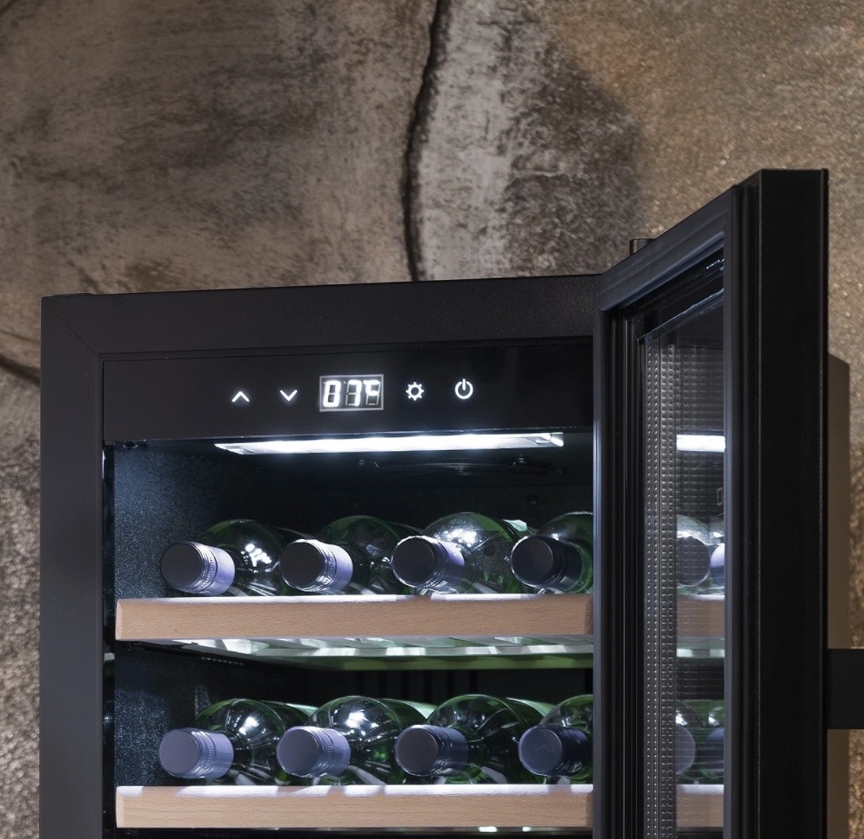 Tủ bảo quản rượu vang Caso WineExclusive 24 Smart nhập khẩu 