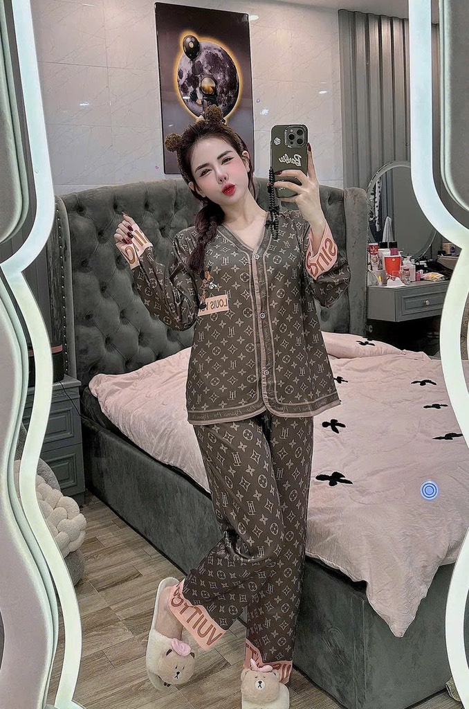 Đồ bộ tay dài cổ v lụa latin