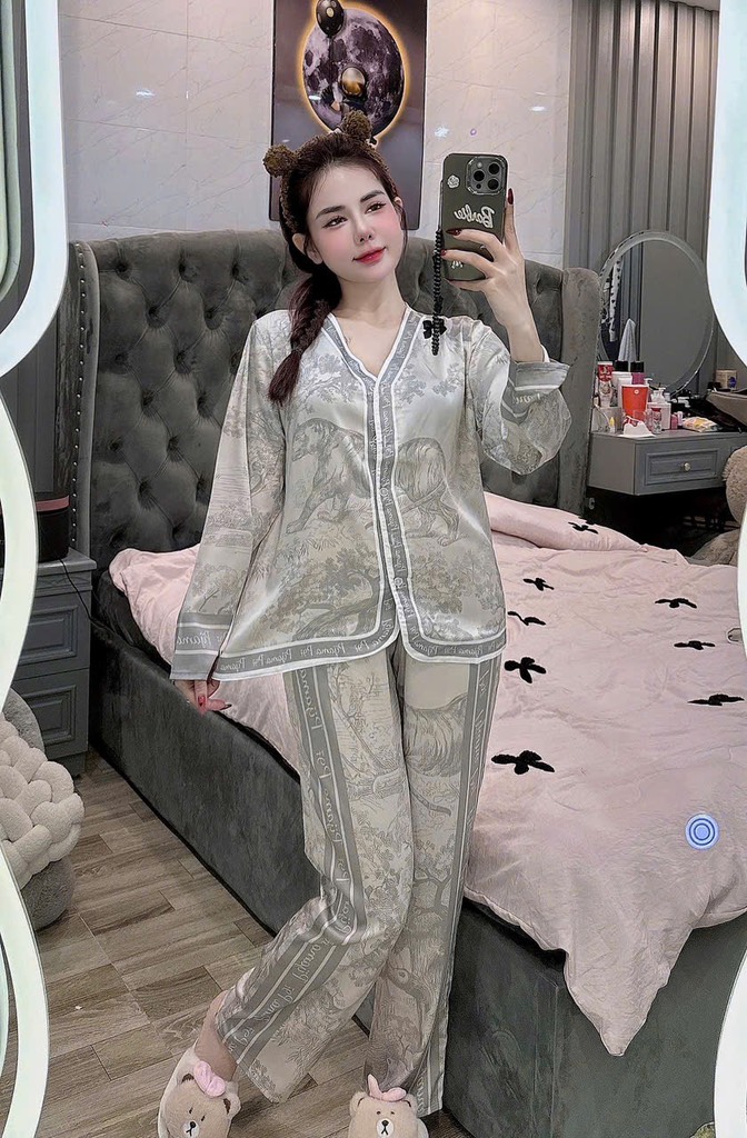 Đồ bộ tay dài cổ v lụa latin