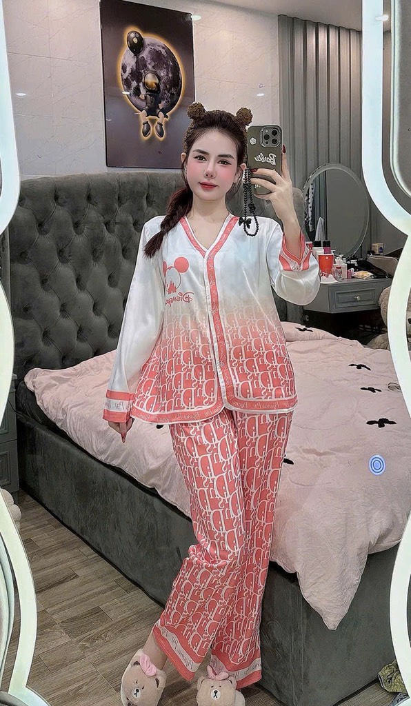 Đồ bộ tay dài cổ v lụa latin