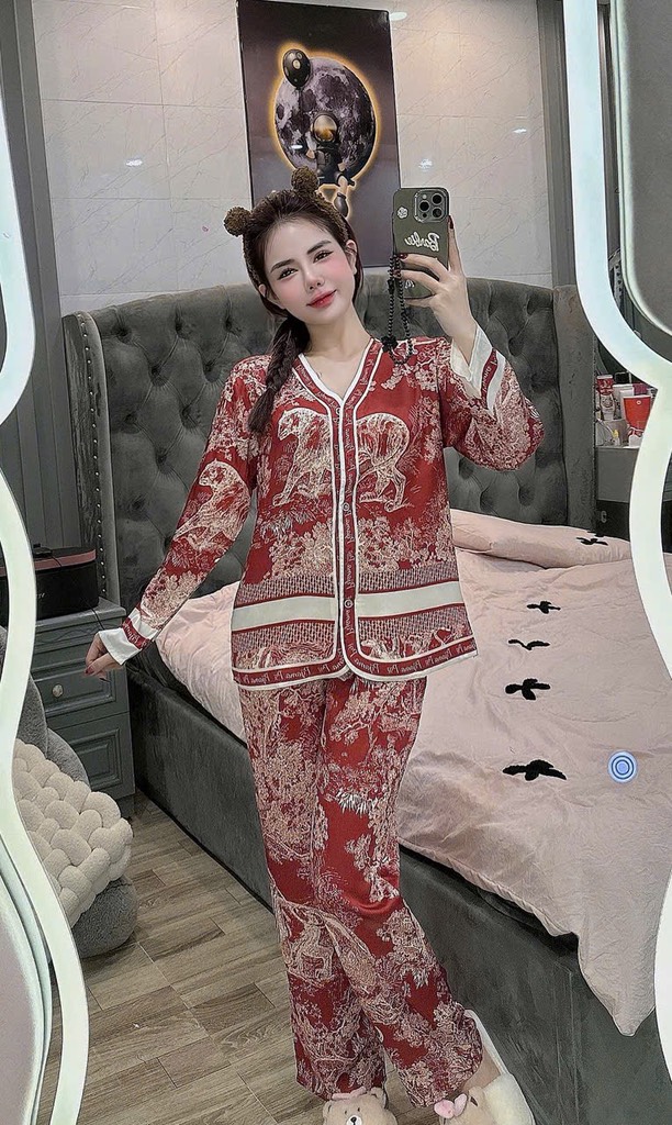 Đồ bộ tay dài cổ v lụa latin
