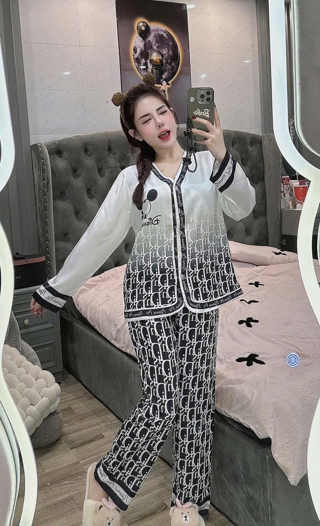 Đồ bộ tay dài cổ v lụa latin