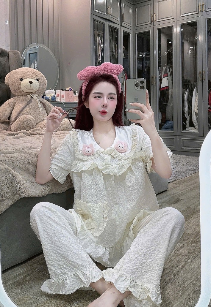 Đồ bộ tay ngắn thiết kế gắn hình thỏ lụa đũi mềm
