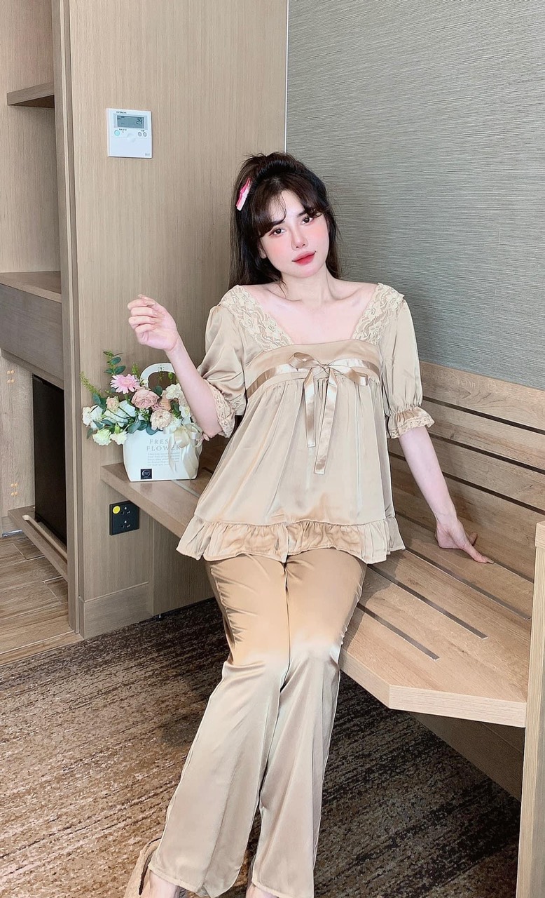 Đồ bộ tay ngắn cổ vuông lụa latin