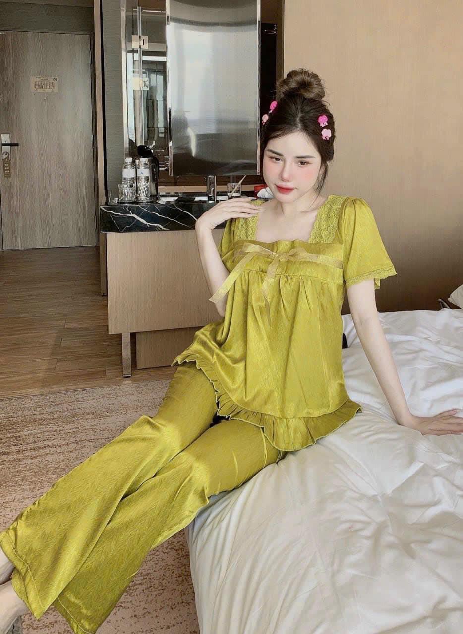 Đồ bộ tay ngắn cổ vuông lụa latin