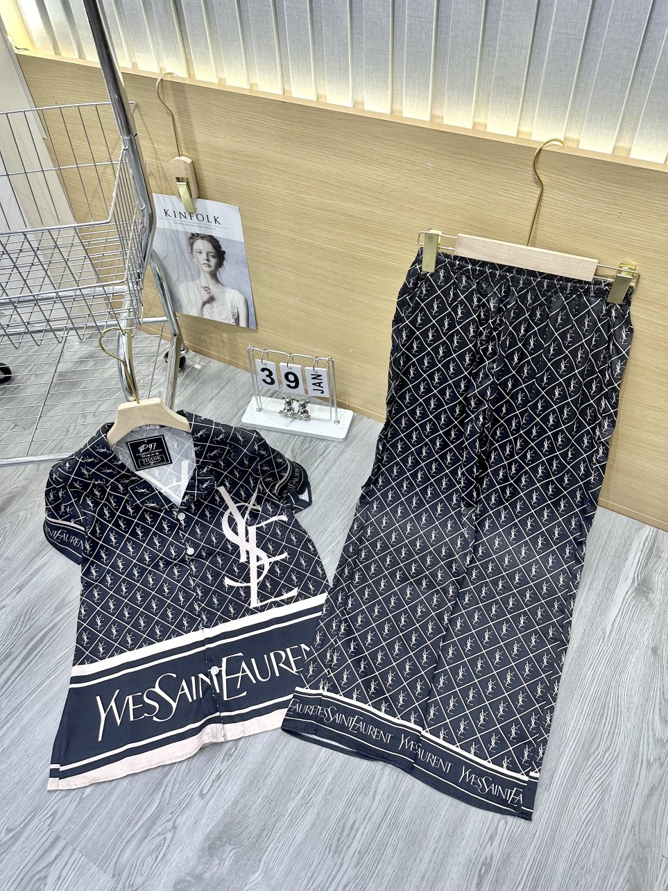 Đồ bộ tay ngắn lụa xước