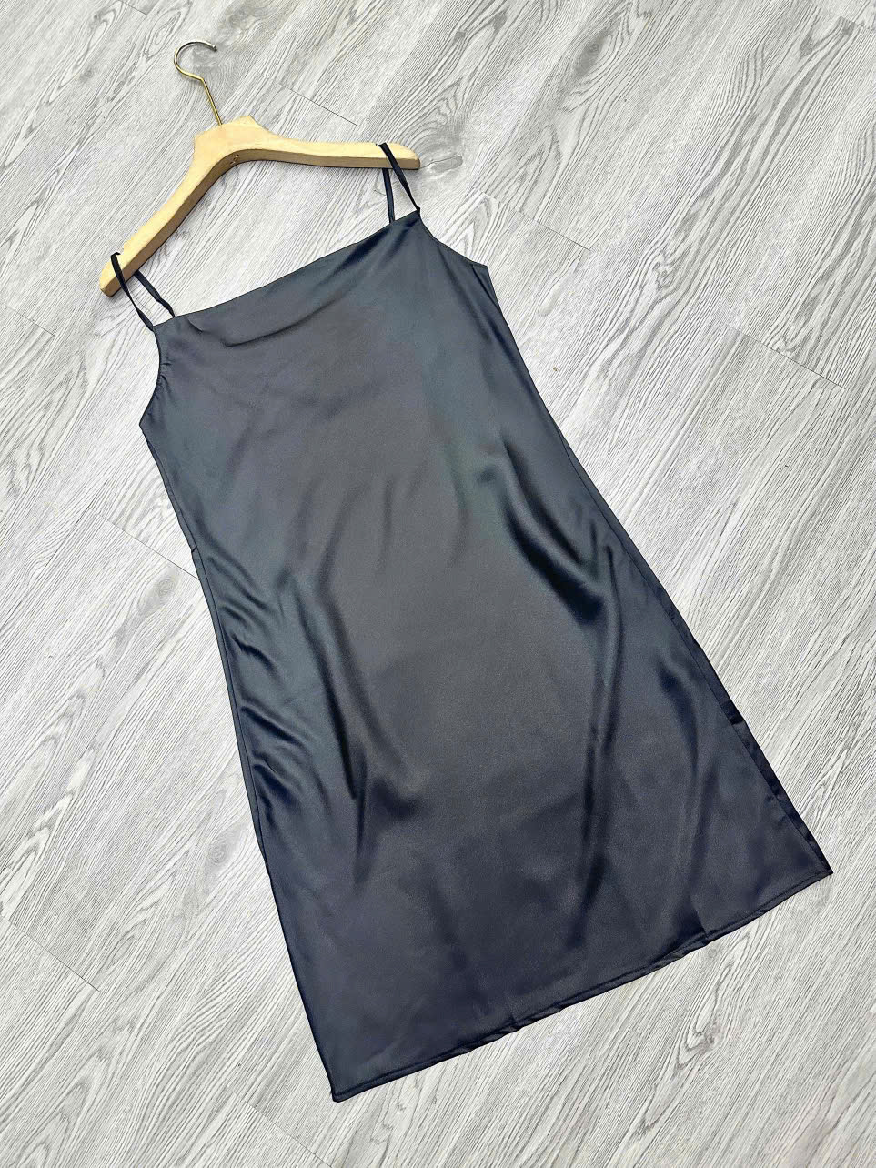 Đầm 2 dây lụa latin