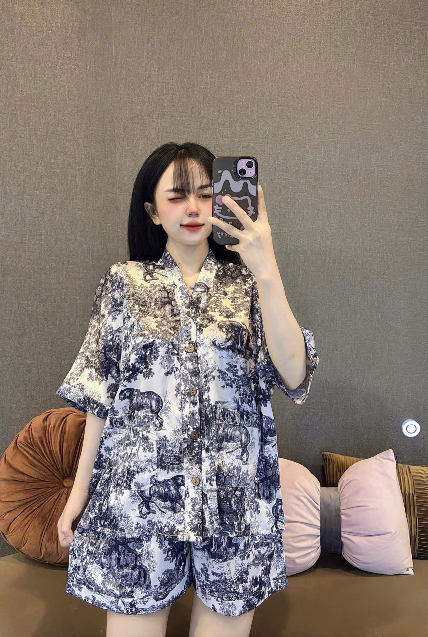 Đồ bộ đùi cánh dơi lụa latin