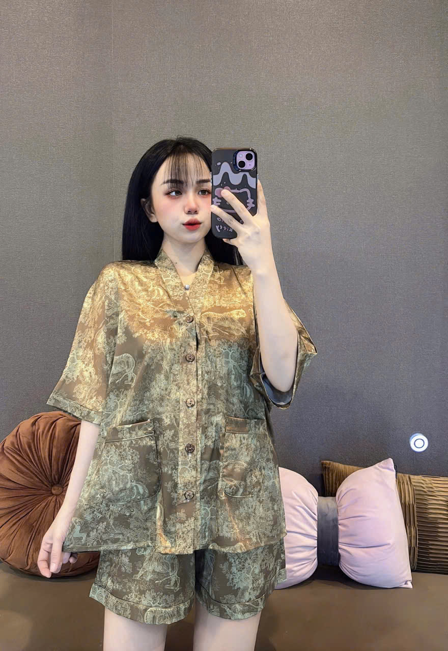 Đồ bộ đùi cánh dơi lụa latin