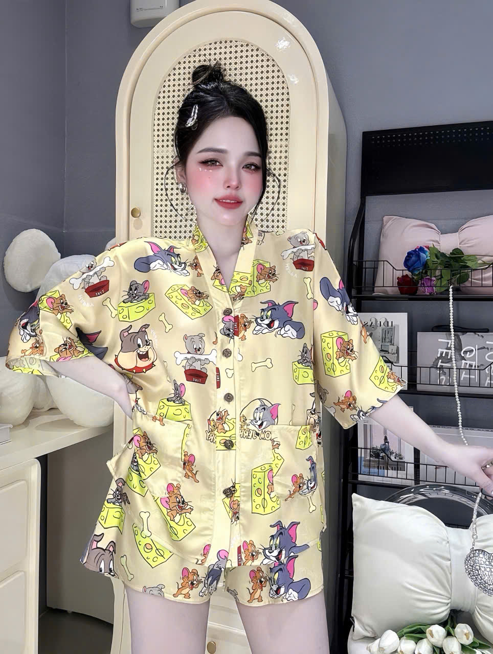 Đồ bộ đùi cánh dơi lụa latin