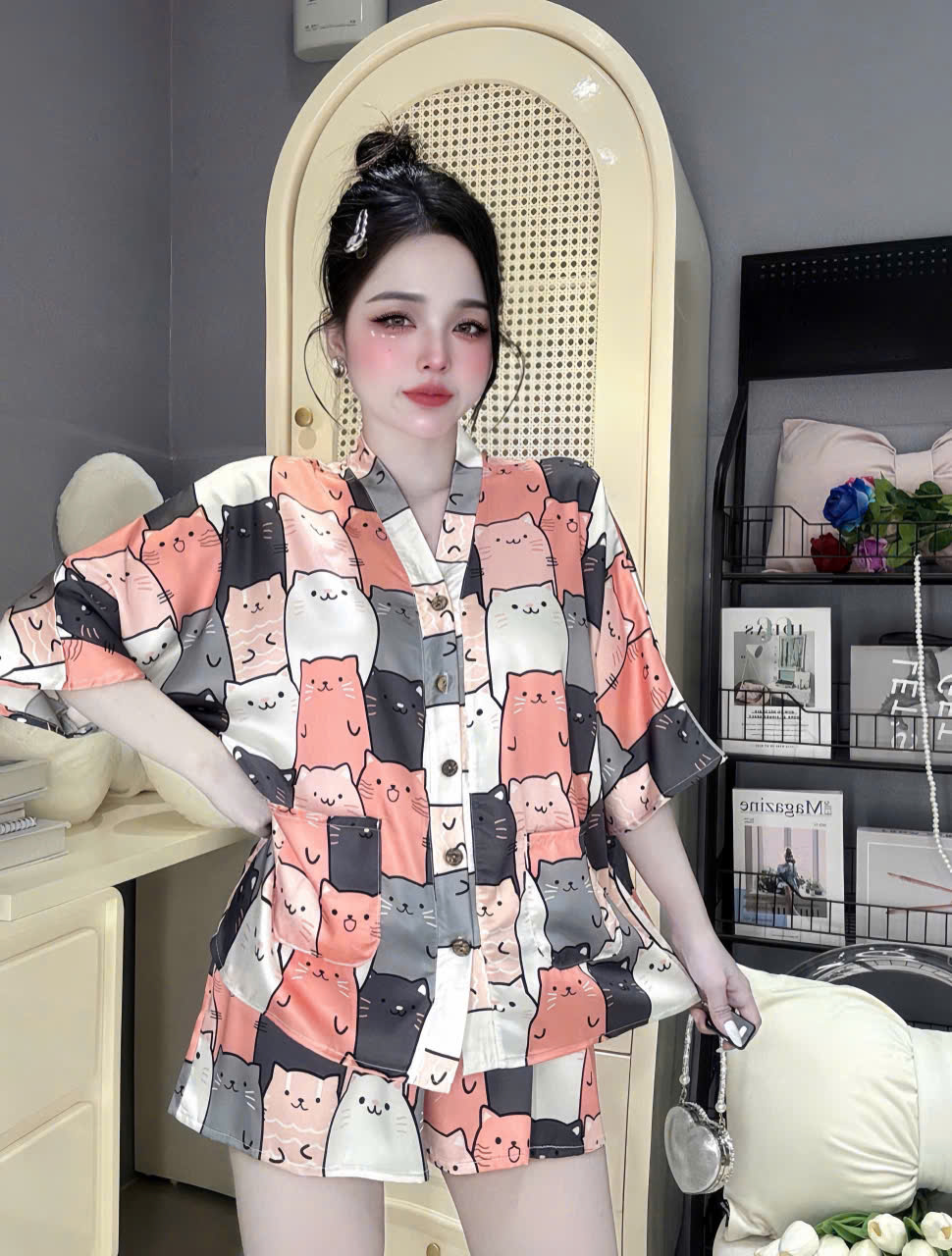 Đồ bộ đùi cánh dơi lụa latin