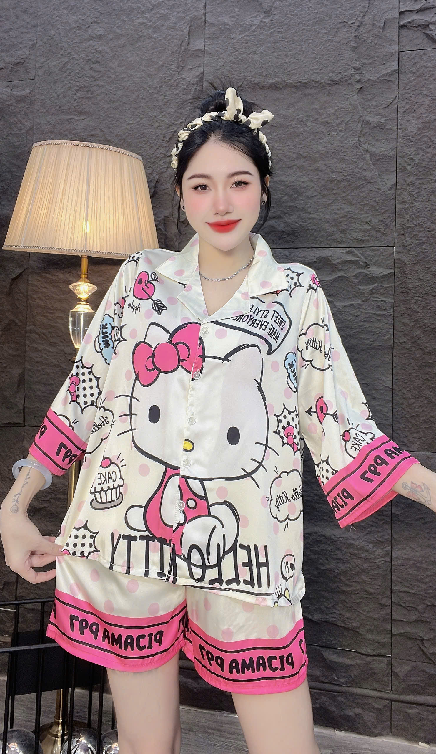 Đùi tay lững lụa latin
