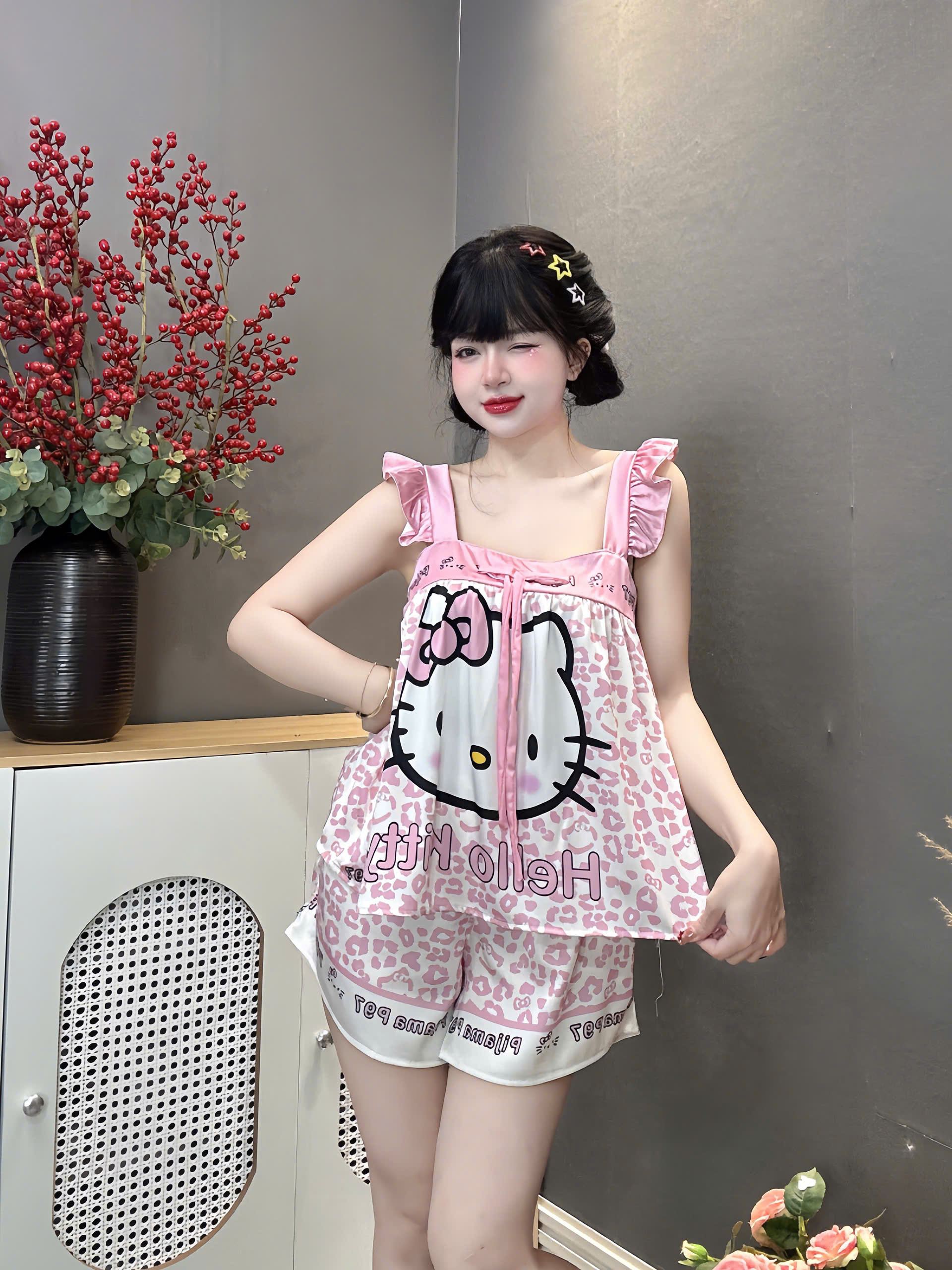 Đồ bộ đùi hai dây cánh tiên lụa latin size dưới 60kg