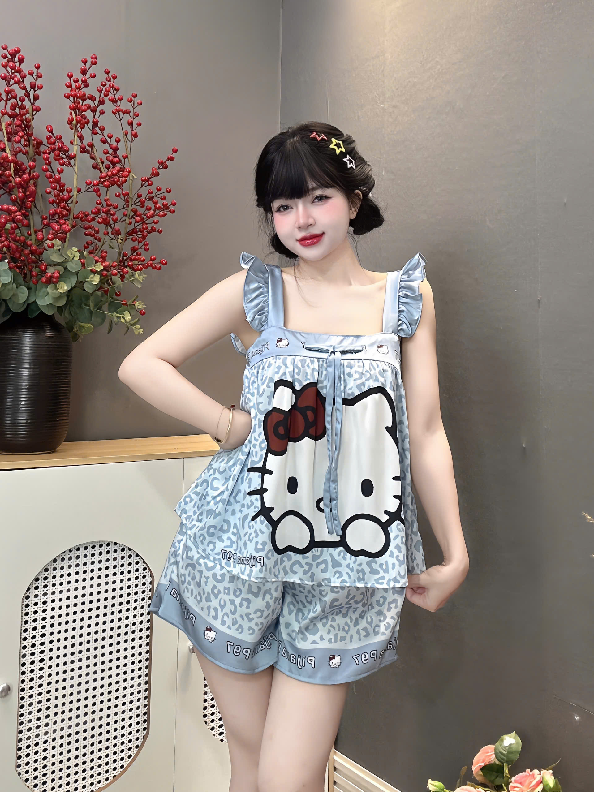 Đồ bộ đùi hai dây cánh tiên lụa latin size dưới 60kg