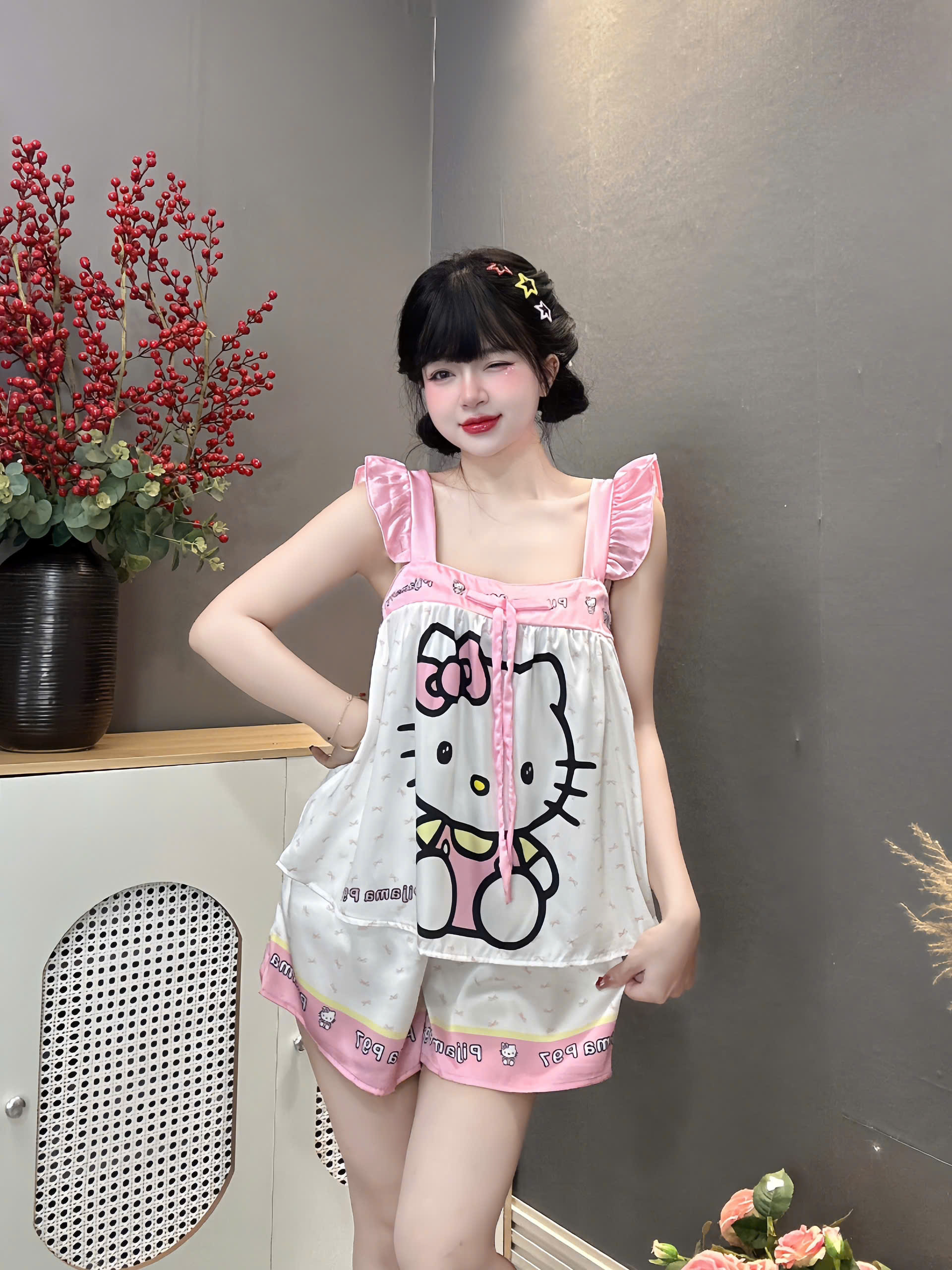 Đồ bộ đùi hai dây cánh tiên lụa latin size dưới 60kg