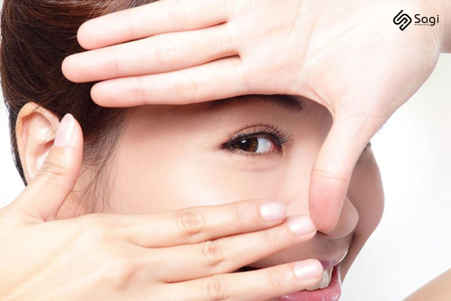 5 thói quen xấu khi dùng kem mắt khiến bạn trông già hơn tuổi