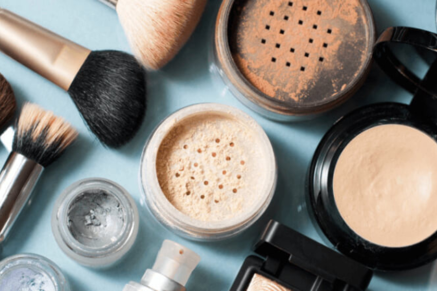 Phấn phủ kiềm dầu - sản phẩm không thể thiếu của một lớp makeup hoàn hảo ngày hè