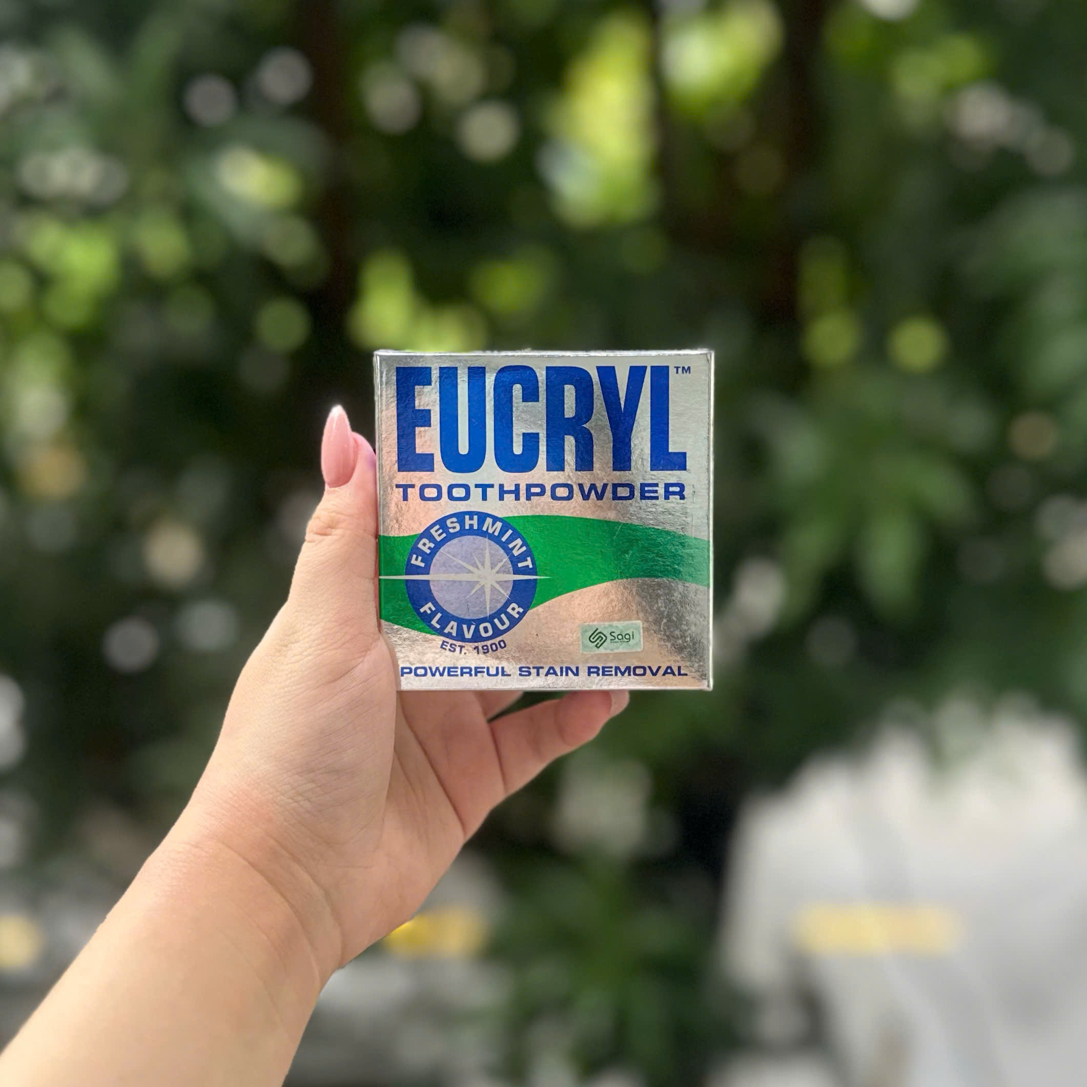 Bột trắng răng Eucryl Toothpowder