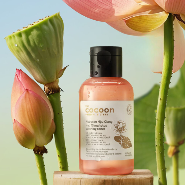 Nước Cân Bằng Sen Hậu Giang Làm Dịu Da Nhạy Cảm Cocoon Hau Giang Lotus Soothing Toner