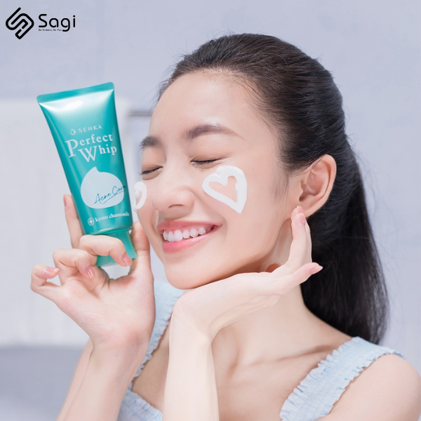 Sữa rửa mặt trị mụn Senka Perfect Whip Acne Care