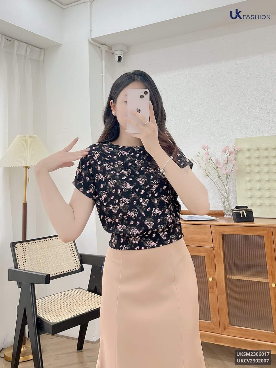 Anna's Store · Set Bò Croptop 2 Kiểu, Set Đồ Nữ Áo Jean Croptop Kèm Chân Váy  Kiểu Hàn Quốc Tôn Dáng Sang Chảnh, Điệu Đà M735-1