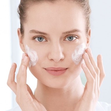Sữa rửa mặt kiêm mặt nạ thanh lọc da Estee Lauder Perfectly Clean Purifying Mask