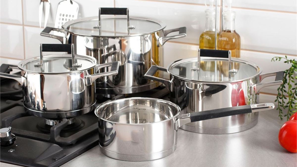 3 mẹo vệ sinh vết gỉ sét, xỉn màu trên nồi, chảo inox hiệu quả
