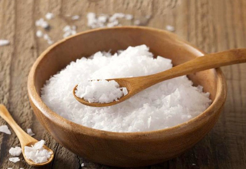 Bí quyết làm sạch vết cháy trên mặt đế bàn ủi nhanh chóng