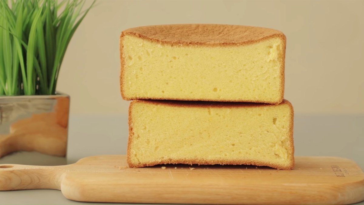 Cách làm bánh bông lan bằng nồi cơm điện đơn giản tại nhà