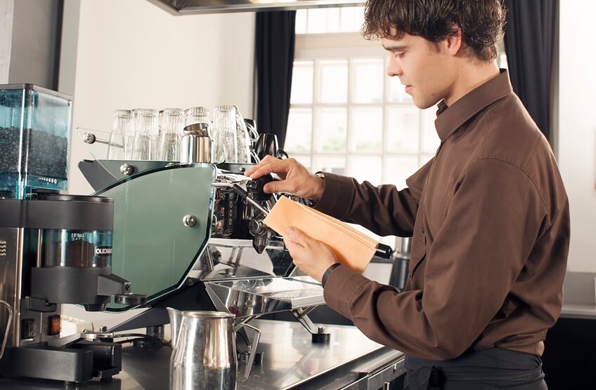 Cách vệ sinh các bộ phận của máy pha cà phê đơn giản, dễ thực hiện