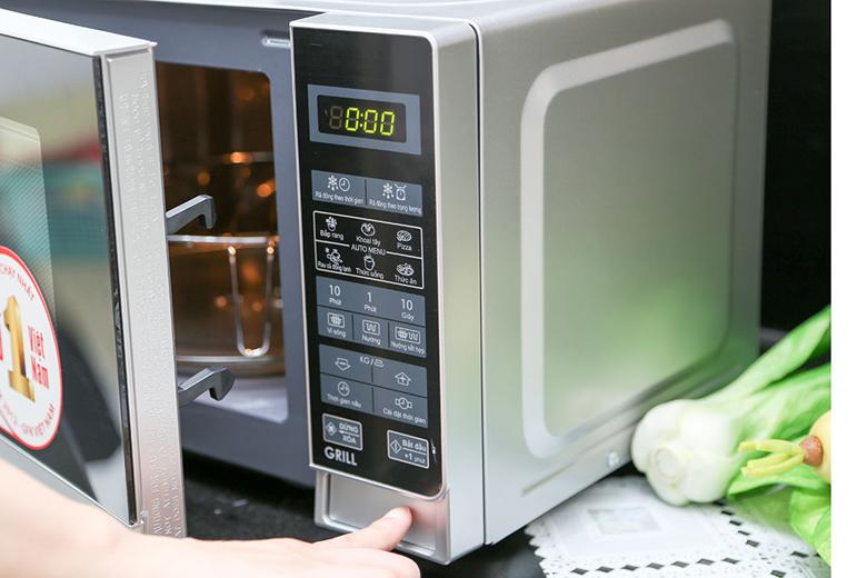 Có nên mua Lò vi sóng Sharp không Xài có bền không
