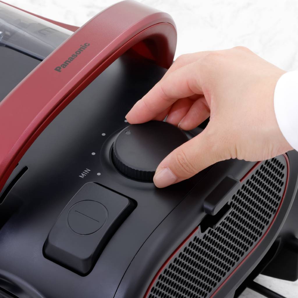 Máy hút bụi dạng hộp Panasonic MC-CL607RN49 - Trải nghiệm tiện lợi với nhiều tính năng thông minh