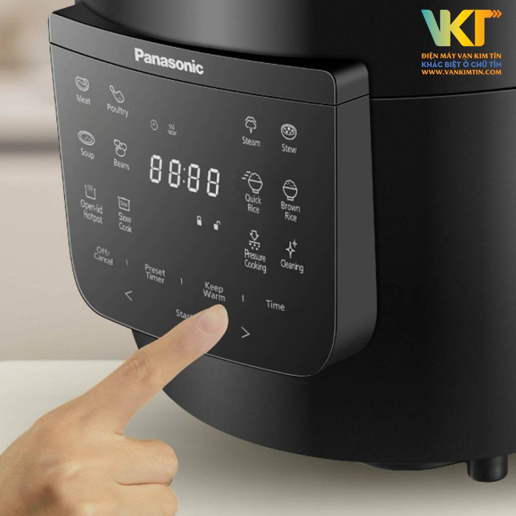 Nồi áp suất điện Panasonic 4 lít NF-PC400KRA - Điều khiển dễ dàng nhờ bảng cảm ứng nhanh nhạy