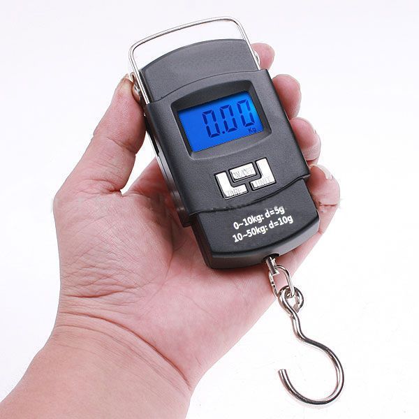 Khi chọn mua cân treo điện tử 50kg cần chú ý điều gì