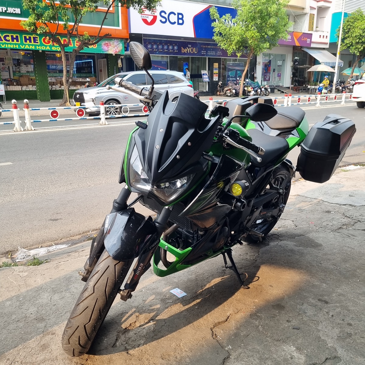 Khi Kawasaki Z300 muốn gắn thùng hông GIVI E22N mà không muốn dùng SRV thì phải làm sao?