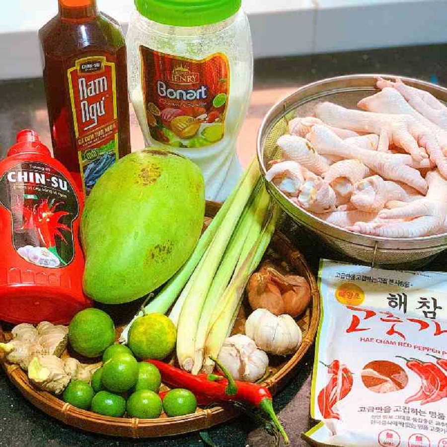 Nguyên liệu làm Chân gà rút xương sốt Thái