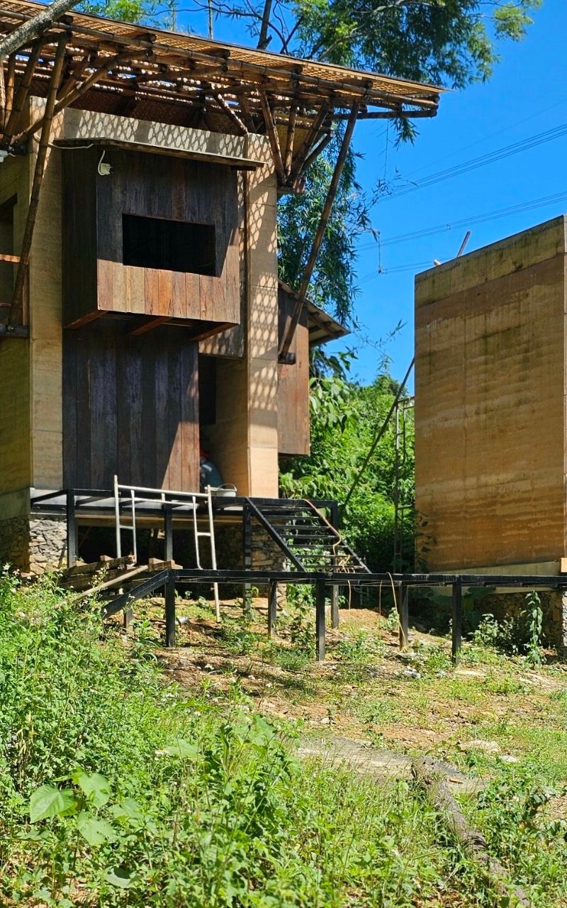 Nhà đất nện Hòa Bình