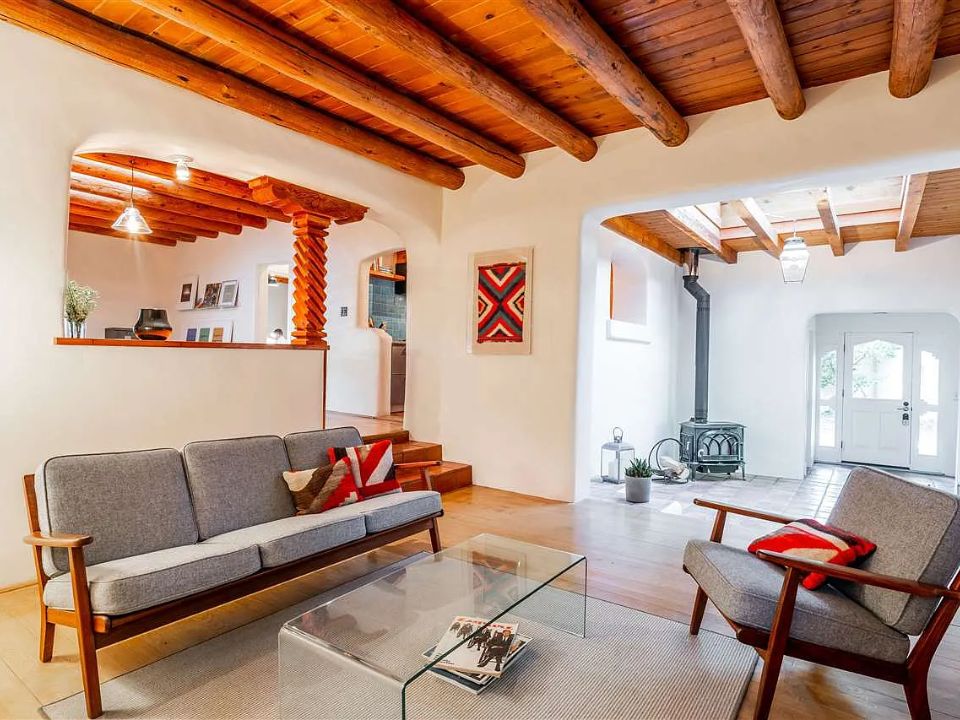 Vữa đất không VOCs kiến tạo không gian sống và chữa lành (House in the Heart of Taos)