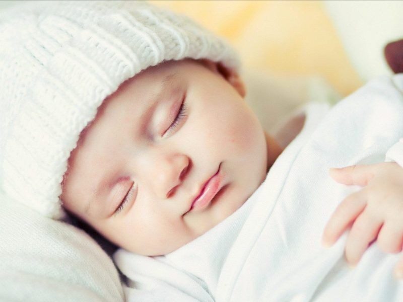 Mẹo hay giúp trẻ sơ sinh ngủ ngon, không giật mình vào ban đêm