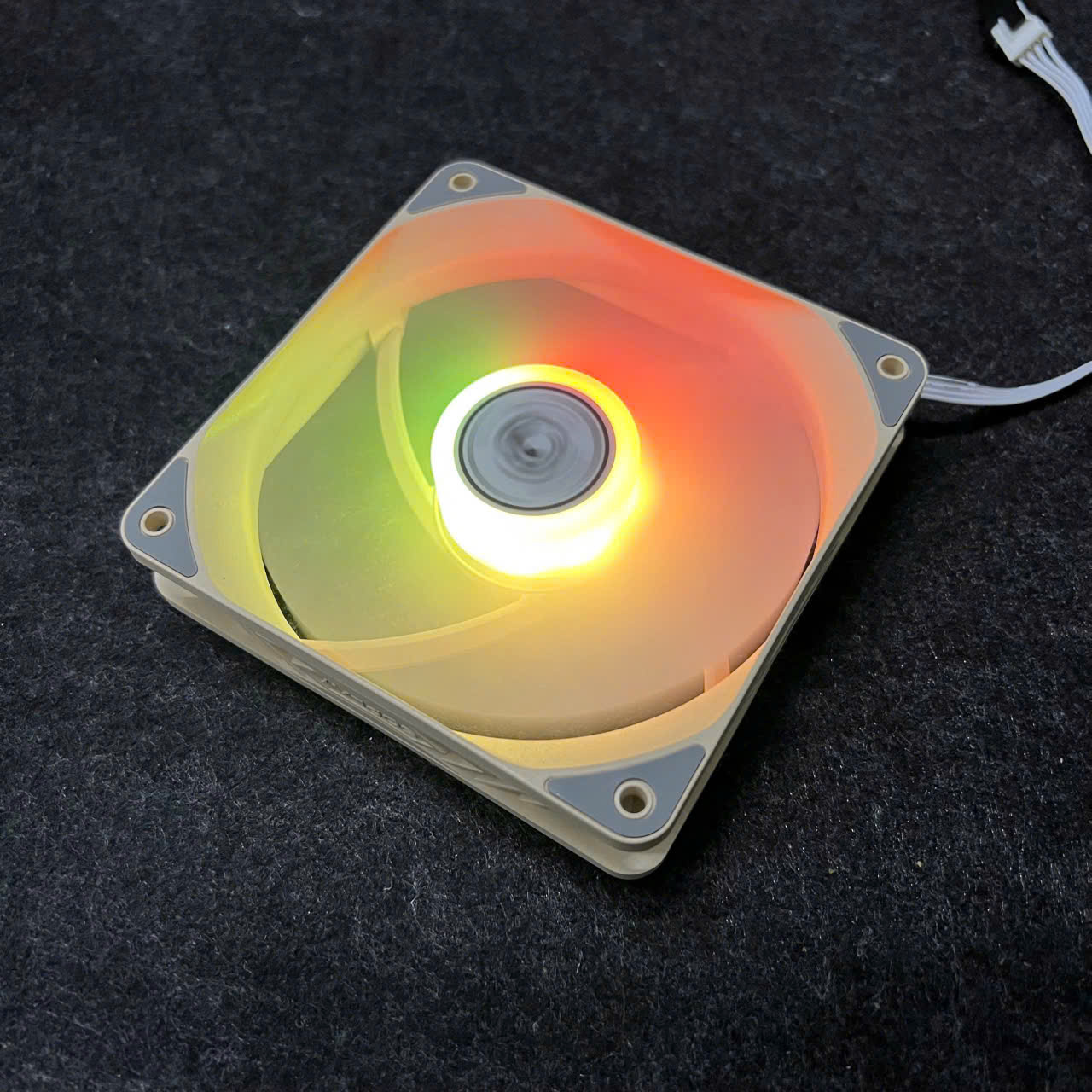 Quạt Tản Nhiệt Máy Tính SoPlay 4Pin PWM Tốc 2200 RPM Kích Thước 12cm