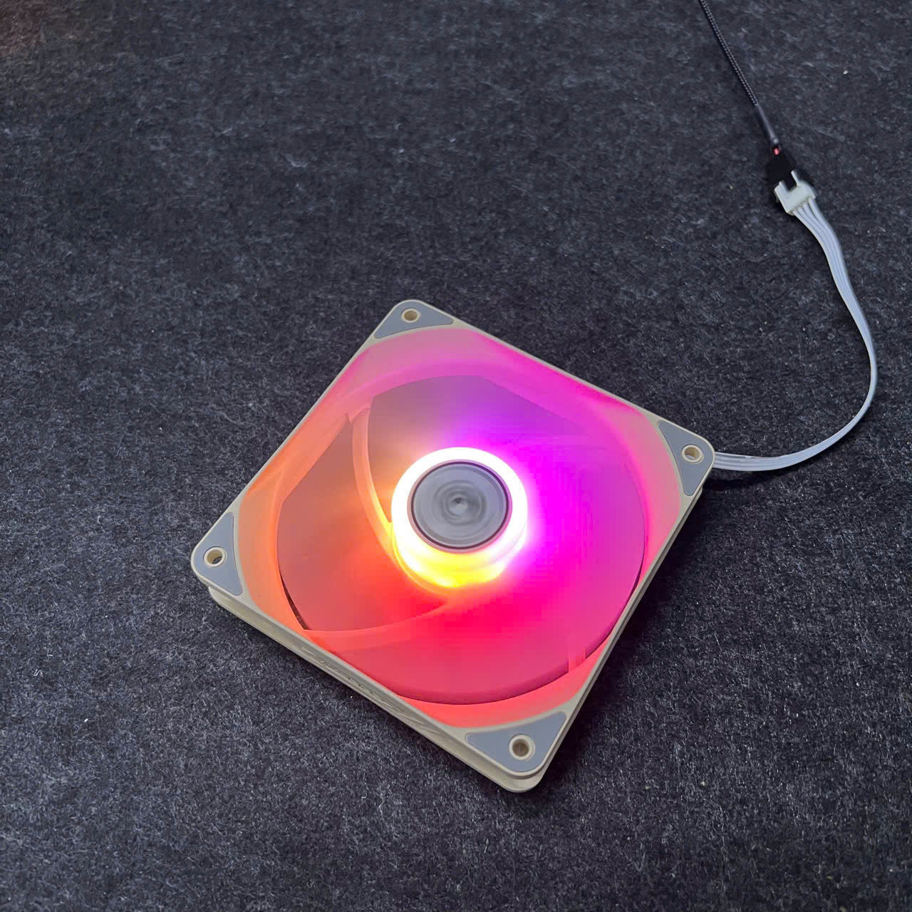 Quạt Tản Nhiệt Máy Tính SoPlay 4Pin PWM Tốc 2200 RPM Kích Thước 12cm