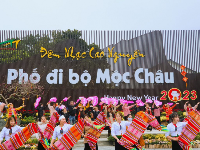 Phố đi bộ Mộc Châu- Điểm hẹn văn hóa cuối tuần