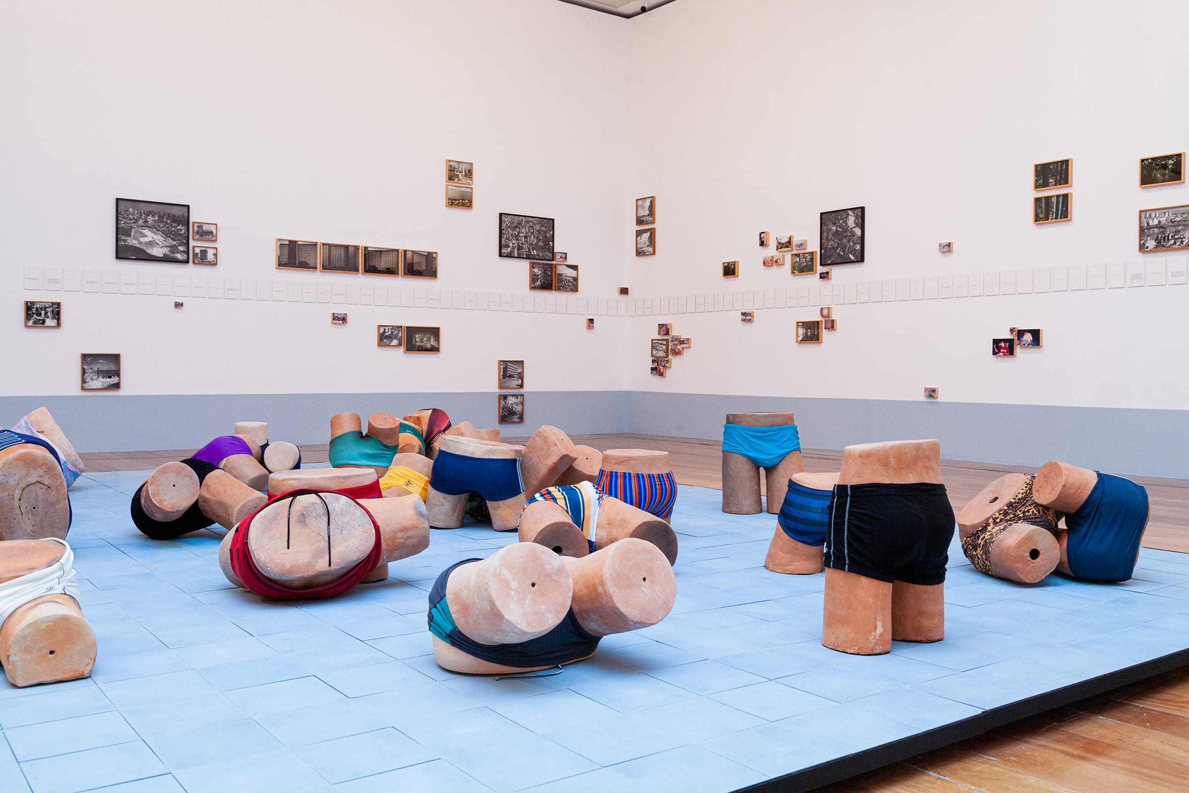 Văn hóa tắm đặc trưng của Brazil xuất hiện tại Meridians – Art Basel Văn hóa tắm đặc trưng của Brazil xuất hiện tại Meridians – Art Basel