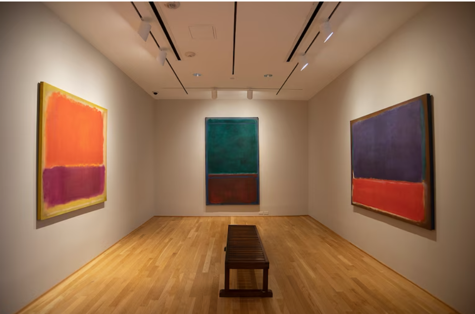 Sự khác biệt rõ rệt giữa các bức tranh của họa sĩ Mark Rothko thuở mới vào nghề và những năm cuối đời