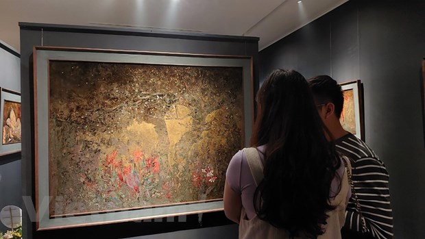 Khám phá khu vườn bí ẩn trong tranh sơn mài của họa sĩ Vũ Văn Tịch