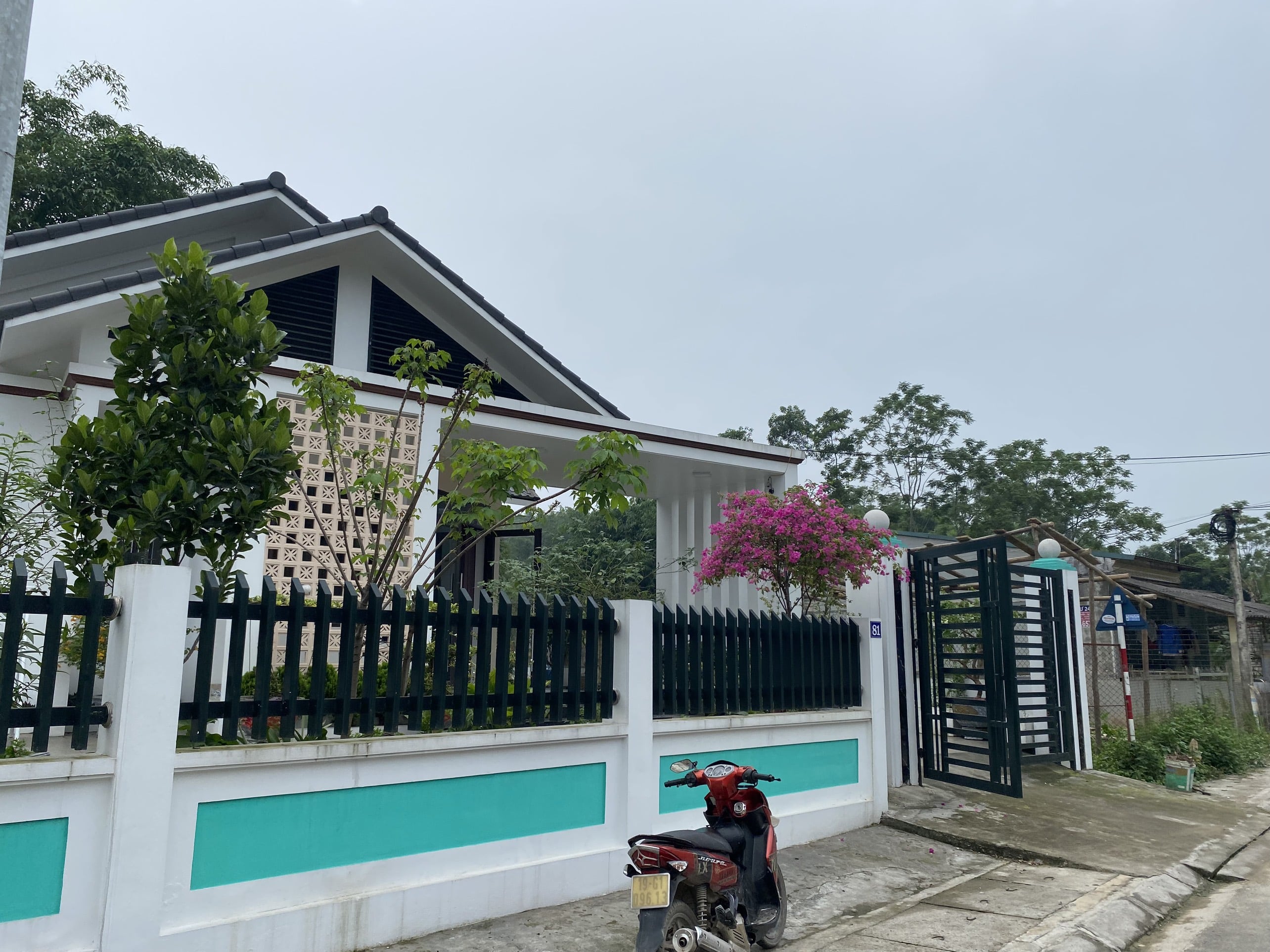 Bán biệt thự vườn hơn 425m2, có gara ô tô gần trung tâm TP Yên Bái (ĐÃ BÁN)