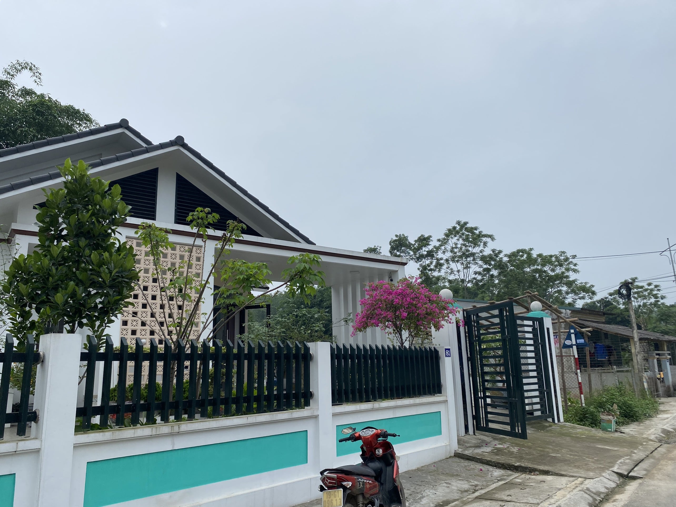 Bán biệt thự vườn hơn 425m2, có gara ô tô gần trung tâm TP Yên Bái (ĐÃ BÁN)